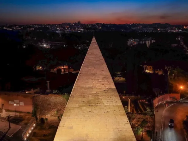 The Pyramid of Cestius: a new series of opening days following the PNRR restoration works