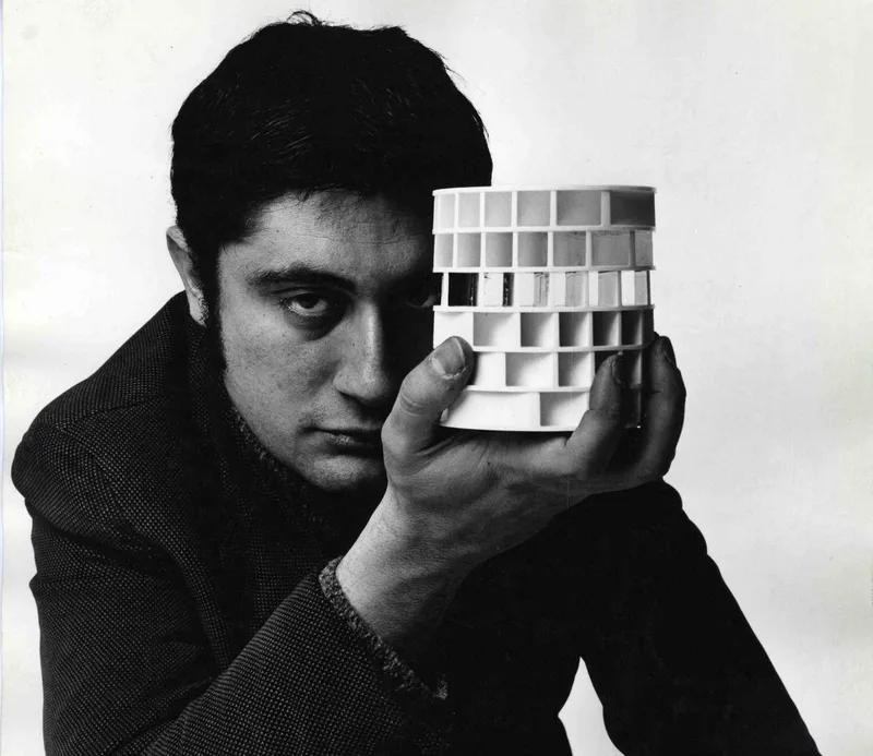 GIANNI COLOMBO: Vocale con accento