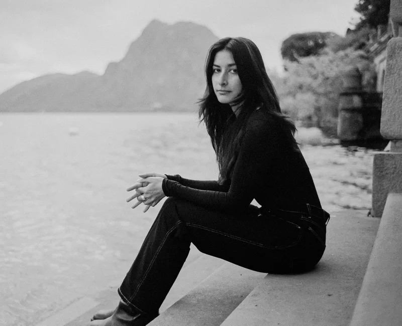 Sarah Brahim - "Let Us Love This Distance"