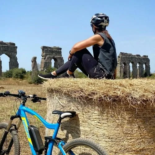 Via Appia: Tour in E-Bike fuori dai sentieri battuti + Catacombe + Cibo (Roma) Tickets