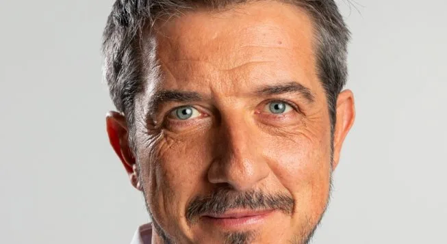 Le donne non fanno ridere - quando la comicità non sa guidare: lo spettacolo di Paolo Ruffini che ribalta gli stereotipi