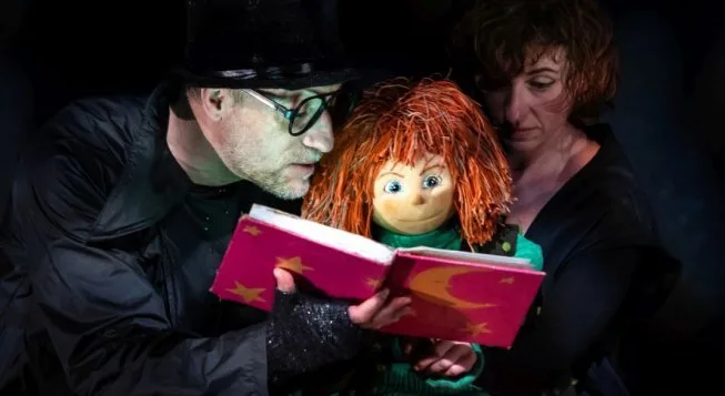Teresa che catturò il buio, spettacolo per bambini di e con Jessica Leonello e Roberto Capaldo