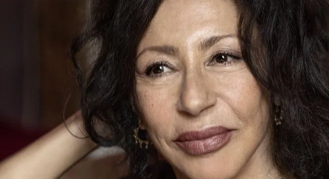 Triennale Milano ospita Yasmina Reza, incontro sul libro Da nessuna parte